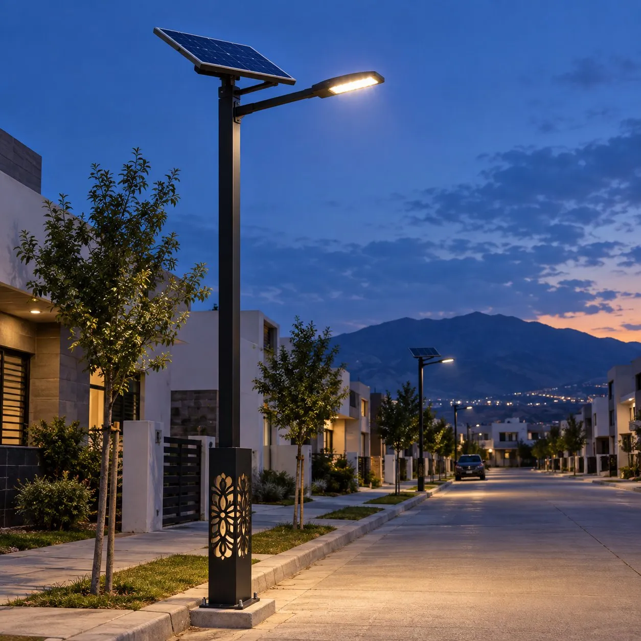 Poste metálico con luminaria solar
